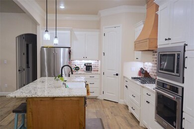 201 Landry Ave, Godley, TX 76044 - photo 6