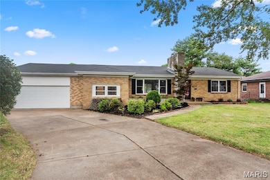 5100 Kingwood Dr, Saint Louis, MO 63123 - photo 3