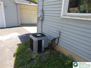 415 Willow Rd, Hellertown, PA 18055 - photo 7