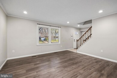 16004 Laconia Cir, Woodbridge, VA 22191 - photo 7