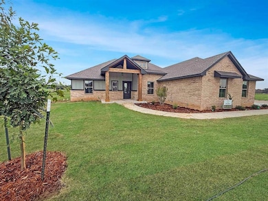 2706 Belle Crossing Dr, Enid, OK 73703 - photo 2