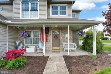 699 E Spruce St, Palmyra, PA 17078 - photo 3