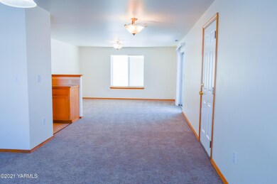 Dining/Kitchen