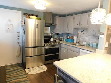 16 Glen Devin St, Amesbury, MA 01913 - photo 4