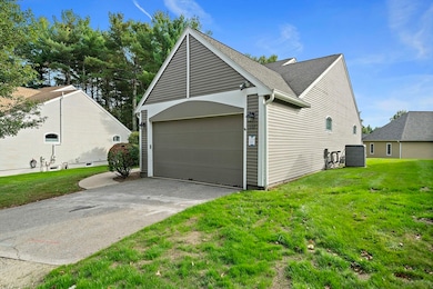 132 Cannon Forge Dr, Foxboro, MA 02035 - photo 2