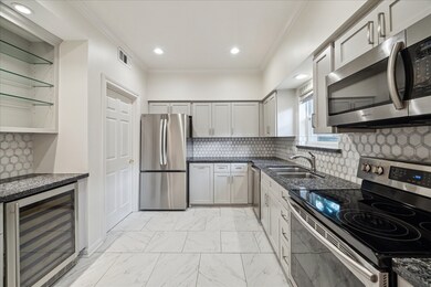 Fully remodeled kitchen in 2020 complete with Sams