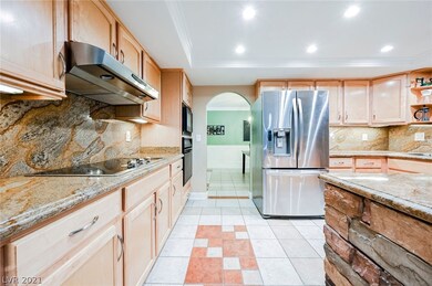 3654 S Rosecrest Cir, Las Vegas, NV 89121 - photo 4