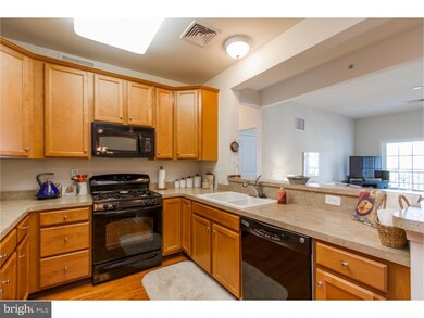 733 Creekside Dr unit 83, Brookhaven, PA 19015 - photo 2