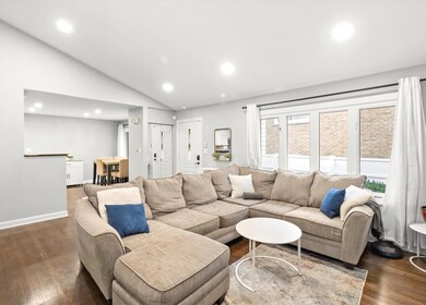 unlisted-address, Niles, IL 60714 - photo 4