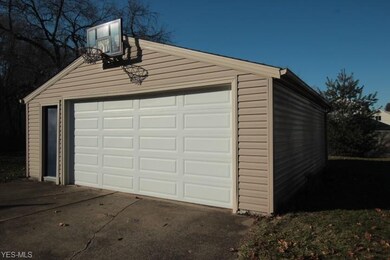 59 W Lewis St, Struthers, OH 44471 - photo 2