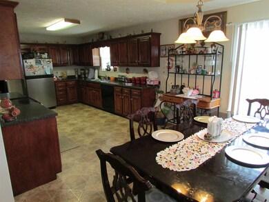 1923 Hills Chapel Rd, Manchester, TN 37355 - photo 4