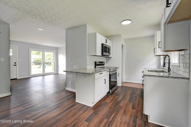 9003 Brandywyne Dr, Louisville, KY 40291 - photo 6