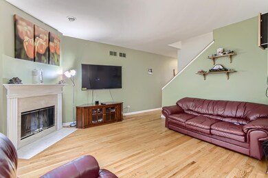 1736 Pershing Ave unit 5, Wheaton, IL 60189 - photo 3