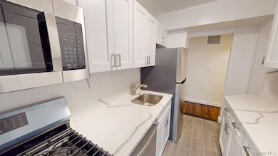 Hudson View unit 6L, Yonkers, NY 10701 - photo 4