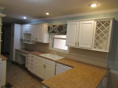 1110 S Jefferson St, Hugoton, KS 67951 - photo 7