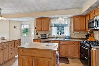 12 Cassily Ln, Dover, NH 03820 - photo 5