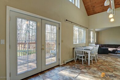 LARGE OPEN LIVING AREA