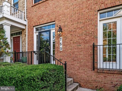 753 Raven Ave, Gaithersburg, MD 20877 - photo 2