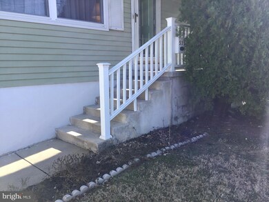 531 Pershing Ave, Darby, PA 19023 - photo 2