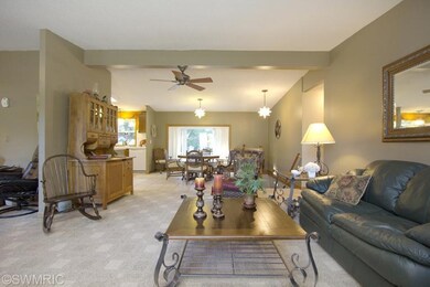 156 E Beech St NE, Cedar Springs, MI 49319 - photo 3