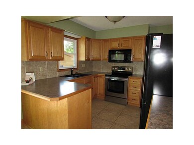 Eat-in Kitchen.