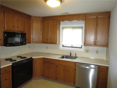 930 Cold Spring Rd unit 12, Allentown, PA 18103 - photo 5