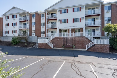 490 River Rd unit 30, Manchester, NH 03104 - photo 2
