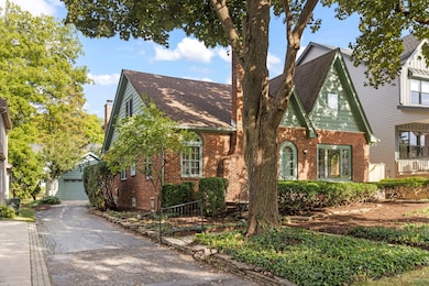 444 S Sleight St, Naperville, IL 60540 - photo 2