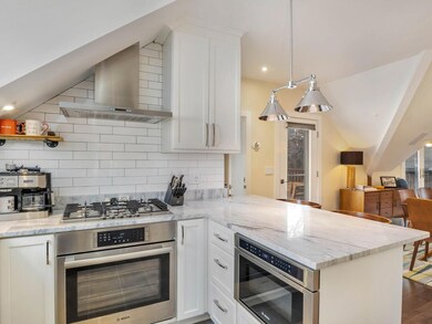 9-web-or-mls-83-bradford-st