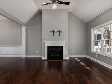 230 Adams Cir-3004-XL