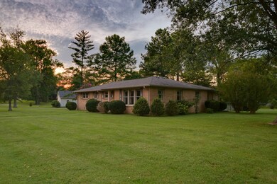 402 Cloverdale Rd, Shelbyville, TN 37160 - photo 5