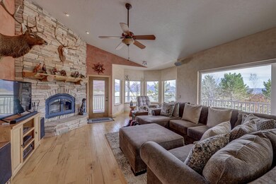 upstairs living room (1)