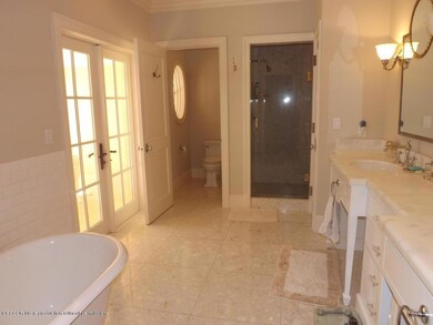 130 Alhambra Place bathroom