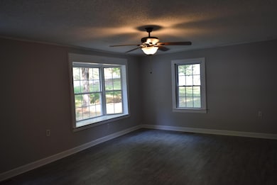 105 W Moore St, Manchester, TN 37355 - photo 3