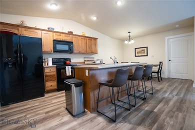 Kitchen and dining area.