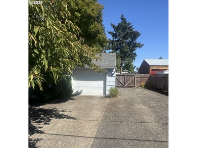 211 Getchell Ave, Amity, OR 97101 - photo 3