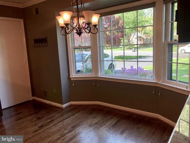 1328 Timberly Ln, McLean, VA 22102 - photo 5