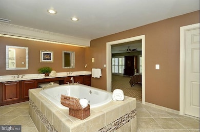 15504 Quail Run Dr, Gaithersburg, MD 20878 - photo 5