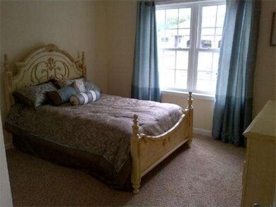 19 Maple Crest Cir, Holyoke, MA 01040 - photo 6