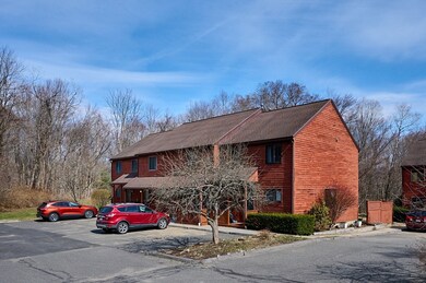 77 Spaulding St unit 77, Amherst, MA 01002 - photo 2