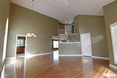 4815 N Weaverridge Blvd, Peoria, IL 61615 - photo 3