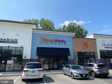 7906 Bressingham Dr, Fairfax Station, VA 22039 - photo 3