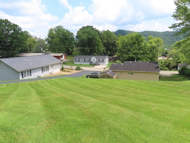 606 Rawcel St, Morehead, KY 40351 - photo 6