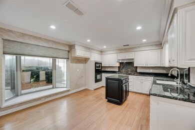 2209 Hollyhill Ln, Denton, TX 76205 - photo 6