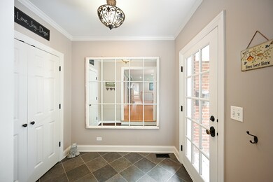 818 Gamon Rd, Wheaton, IL 60189 - photo 3