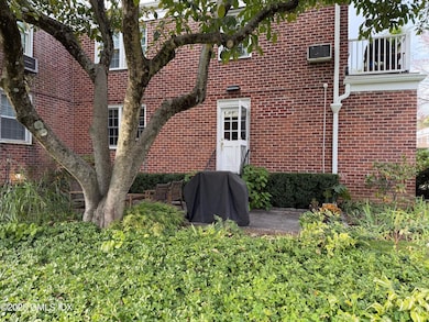 141 Putnam Park unit 141, Greenwich, CT 06830 - photo 3