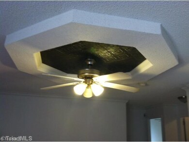 Living Room. Ceiling in living room