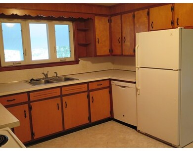 240 Hendrick St, Easthampton, MA 01027 - photo 5