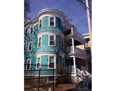 91 Sumner St, Dorchester, MA 02125 - photo 3