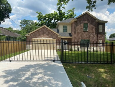 2405 Linder St, Houston, TX 77026 - photo 4